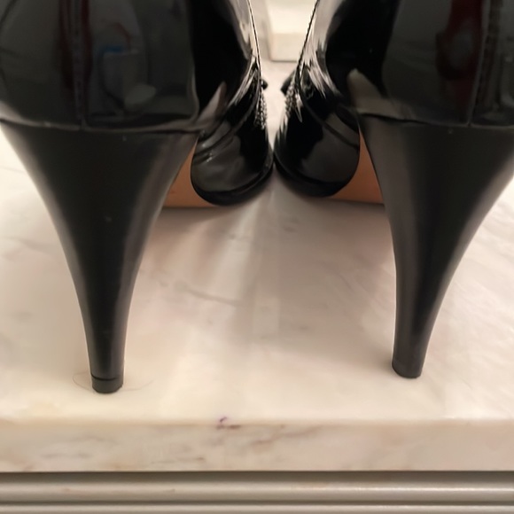 Clarks Narrative Black patent  Stack Heels with black & White bobbles size 51/2 - Picture 5 of 9